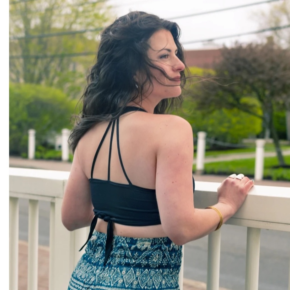 ‼️SOLD ON DEPOP‼️TWIST AROUND HALTER TOP